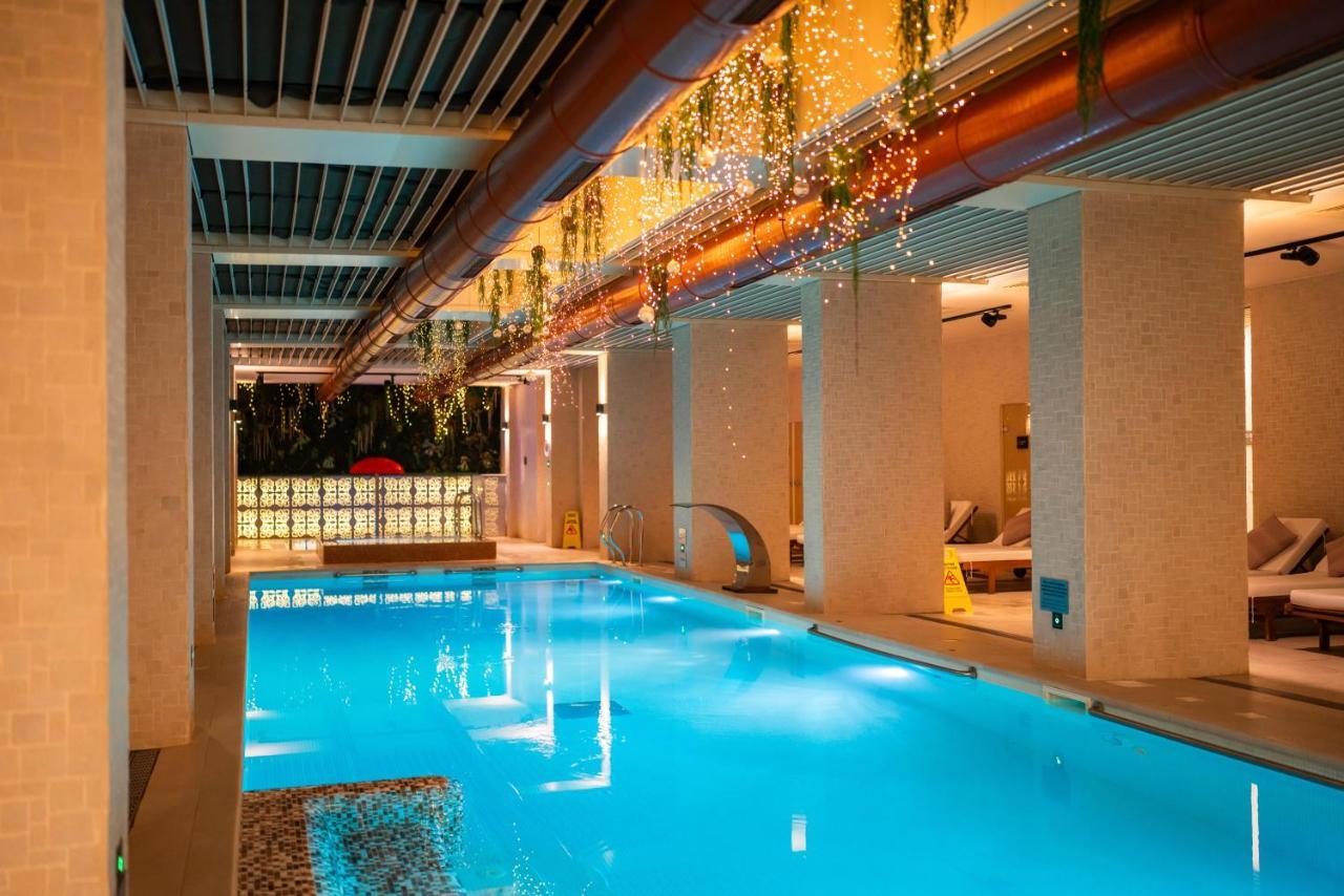 شقق وسبا لاكي بانسكو&ريلاكس الفندقية بالخدمة الذاتية المظهر الخارجي الصورة The swimming pool at the hotel
