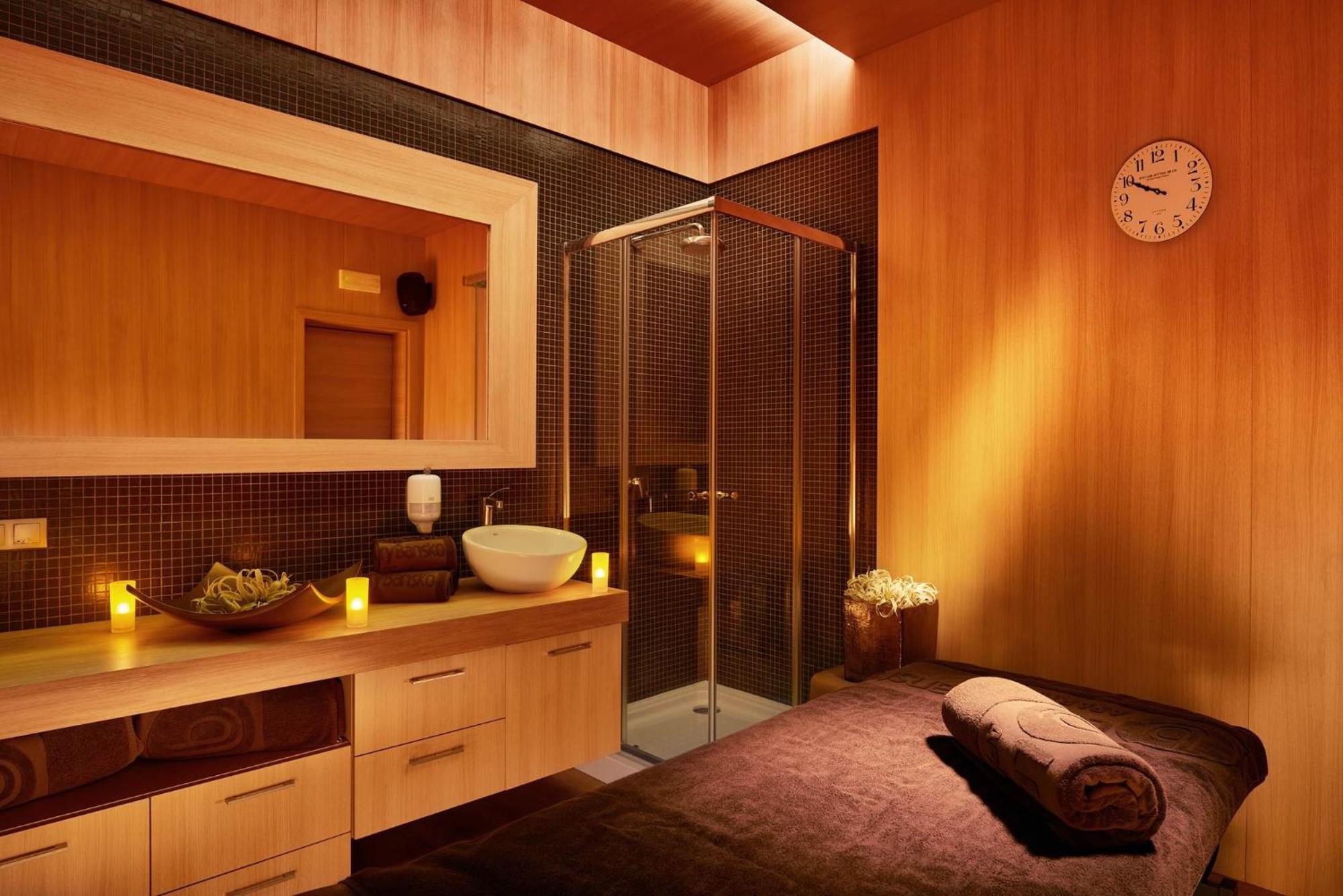 شقق وسبا لاكي بانسكو&ريلاكس الفندقية بالخدمة الذاتية المظهر الخارجي الصورة A treatment room at a spa