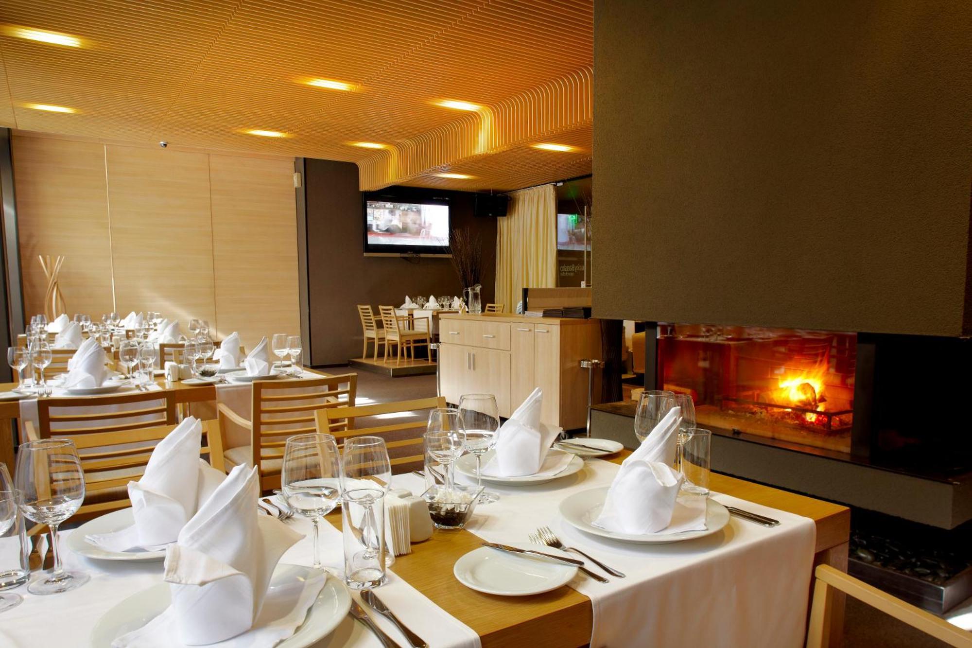 شقق وسبا لاكي بانسكو&ريلاكس الفندقية بالخدمة الذاتية المظهر الخارجي الصورة Restaurant in the hotel