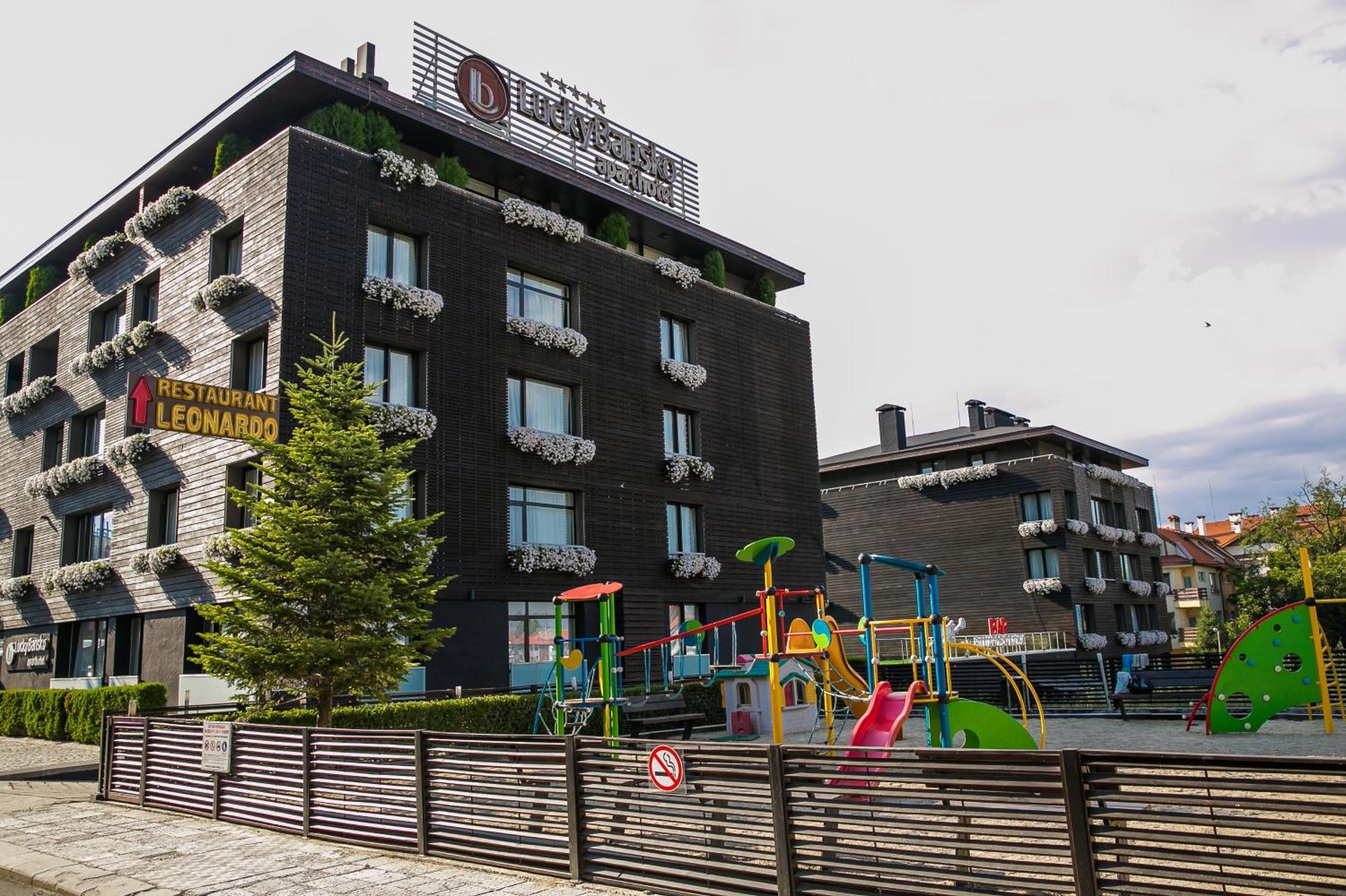 شقق وسبا لاكي بانسكو&ريلاكس الفندقية بالخدمة الذاتية المظهر الخارجي الصورة Leonardo Hotel in Skopje